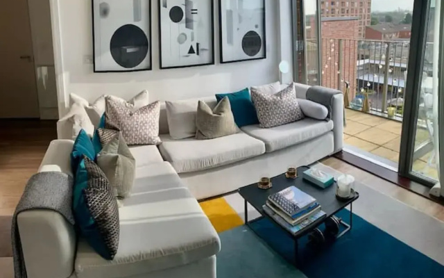 Stylish and Chic 1 Bedroom Apartment in Canning Town
