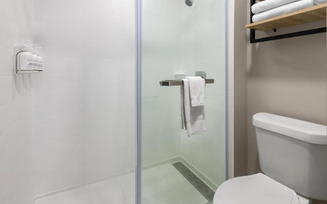 La Quinta Inn & Suites by Wyndham Mansfield OH
