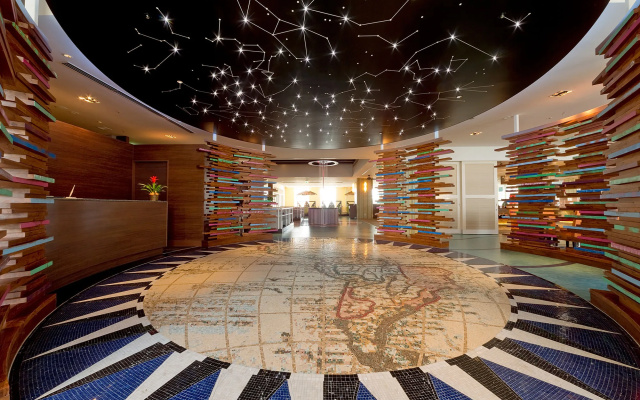 Hotel Universal Port