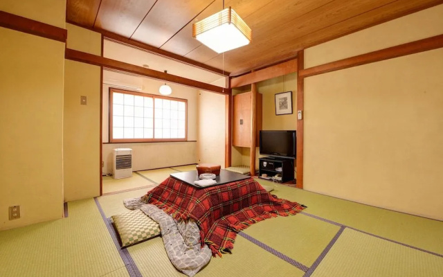 Nakanosawa Onsen Iroriyu no Yado Osakaya