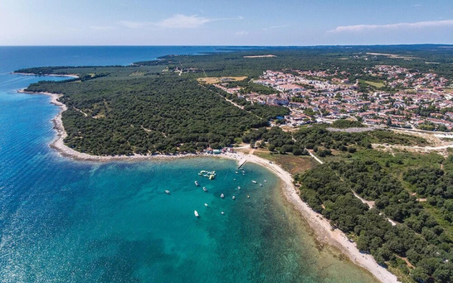 Beautiful Apartment in Barbariga With Wifi