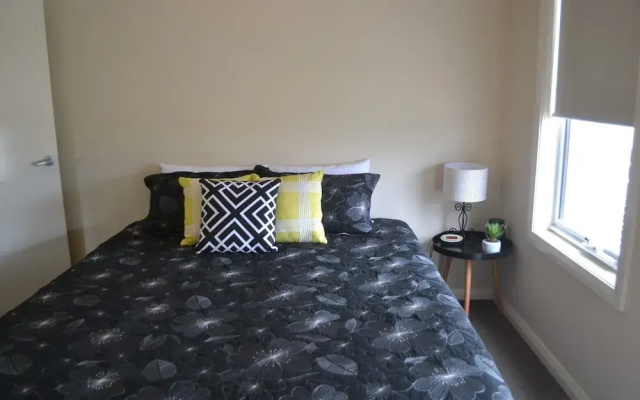 Waterview - 2 Doc Crt