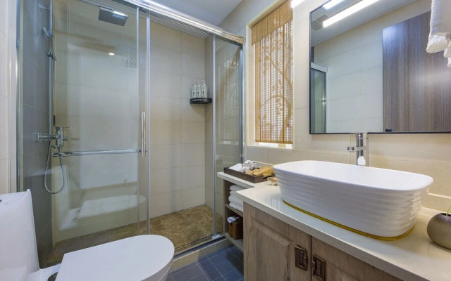 Floral Hotel Red Forest Yuyao