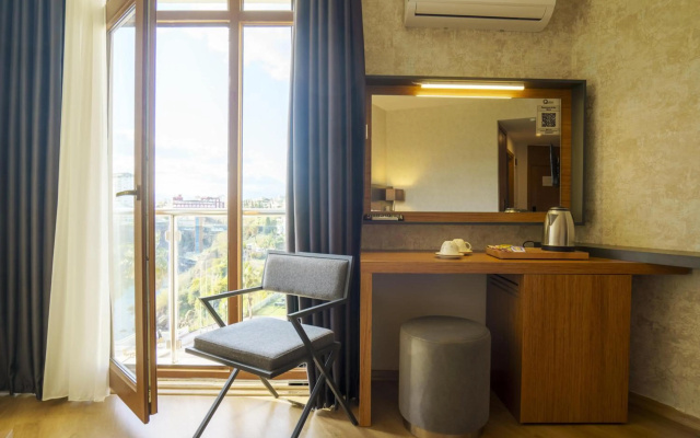 Qinn Hotels
