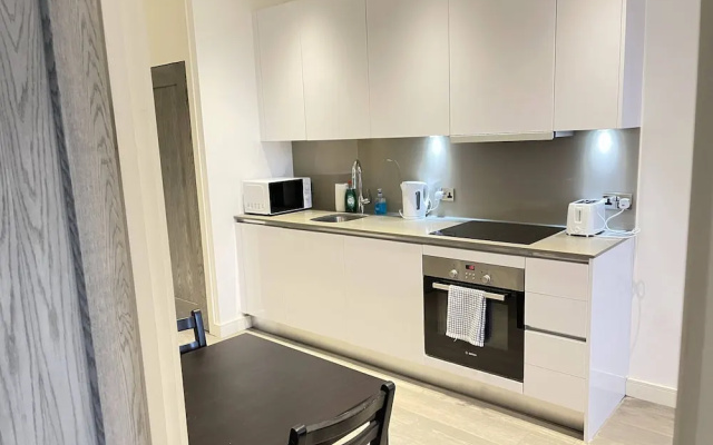 Stunning 1-bed Deluxe Apartment in Slough