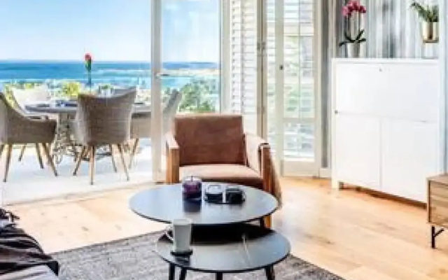 Beachy Apartment w Pool Ocean Views Beach Steps