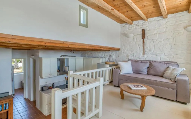 Fýsi House - Cuteness & Nature