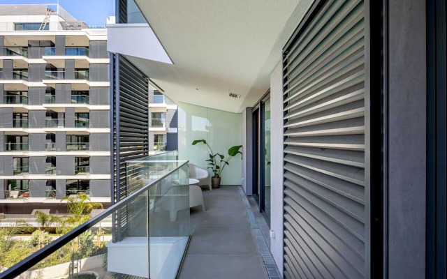 Modern Lisbon W Balcony AND Pool II by Homing