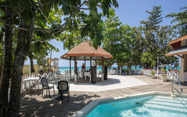 Grand Pineapple Beach Negril