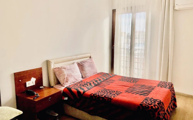 Otel Yaşar