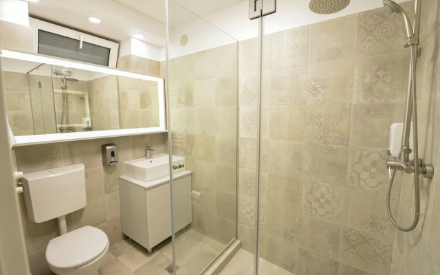 Twin I - One Bedroom - 4 Guests - Cismigiu Gardens