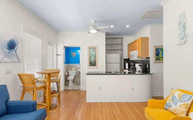 Poolside Suite by Brightwild Pvt Pool Parking