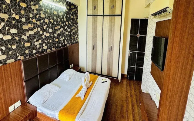 Hotel Raj Villa