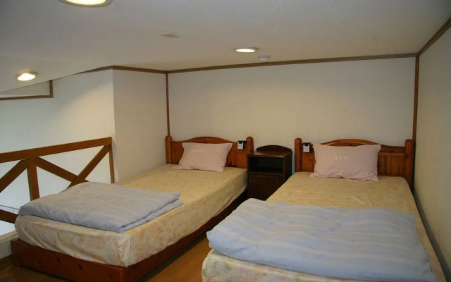 Youth Guest House ATOMA - Hostel
