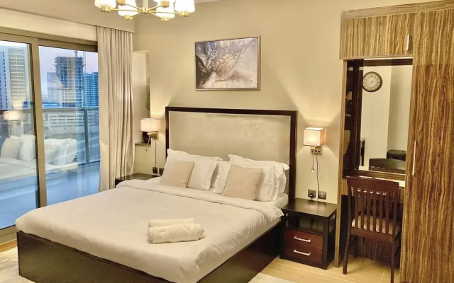 SuperHost - Elite Apartment With Canal and City Skyline Views