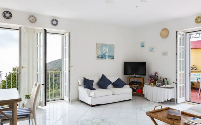 Simple Apartment in Massa Lubrense With Terrace
