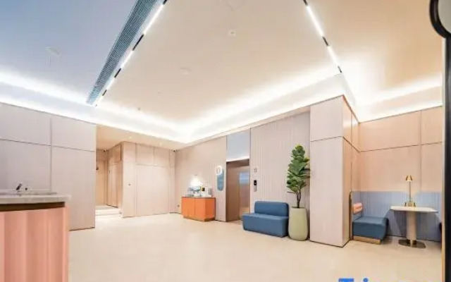 HanTing Hotel (Chengdu Wuhou Shenxianshu Subway Station)