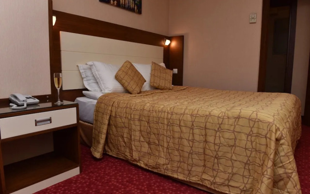 Ozgobek Ronesans Hotel De Luxe
