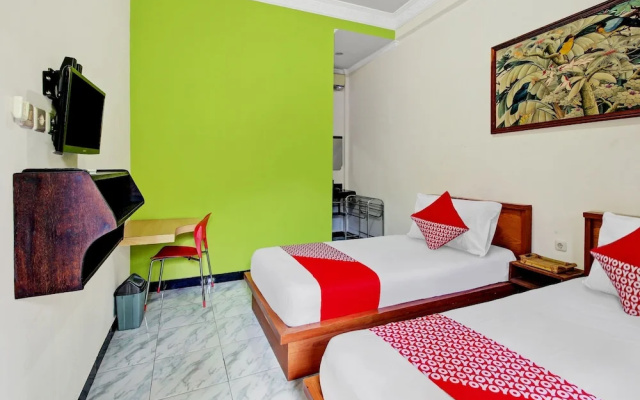 Super OYO 90672 ADHYA GUEST HOUSE LOMBOK