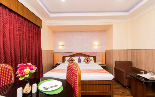 OYO 794 Hotel East Palace
