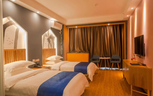 Qingju Hotel (Chenzhou Zixing Dongjiang Cultural Plaza)