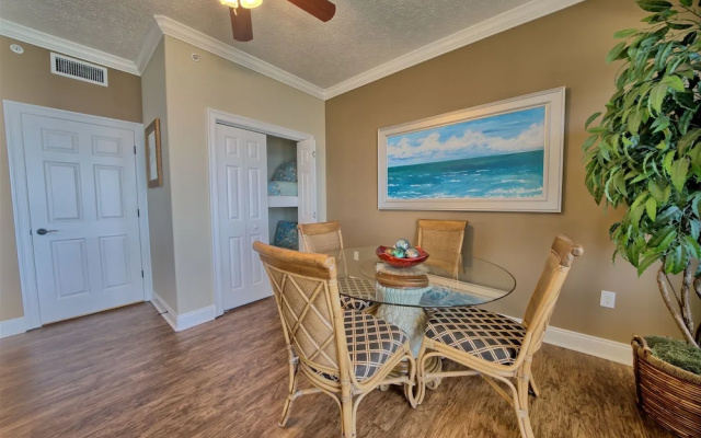 Roomy Oceanfront Condo with Breathtaking View and Beachside Pool - Unit 1906 by RedAwning