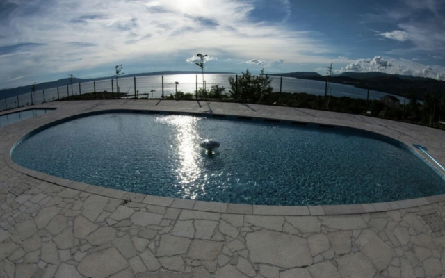 Modern Chalet With two Bathrooms, 19 km. From Crikvenica