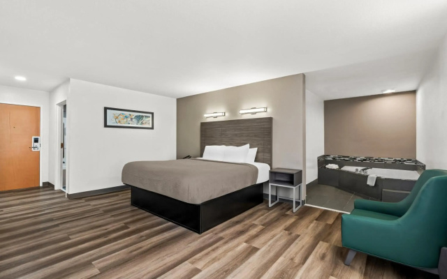 Quality Inn & Suites Biloxi - Ocean Springs