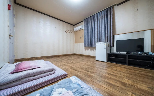 Yeongwol Cheongryeong Motel