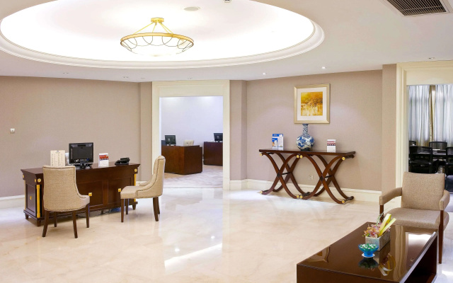 Days Hotel & Suites Fudu