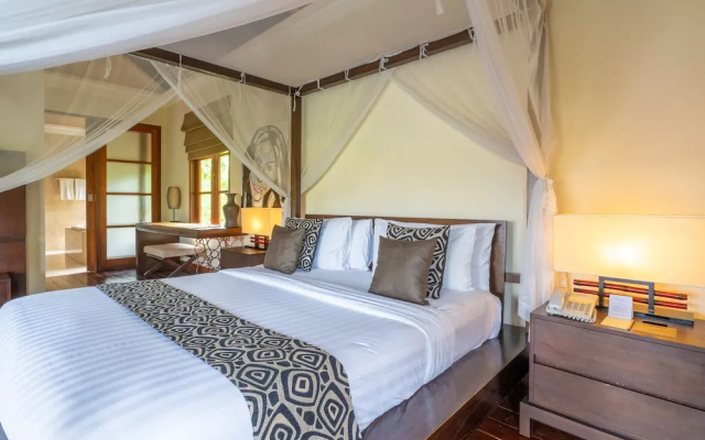 Cliffront Tropical Resort