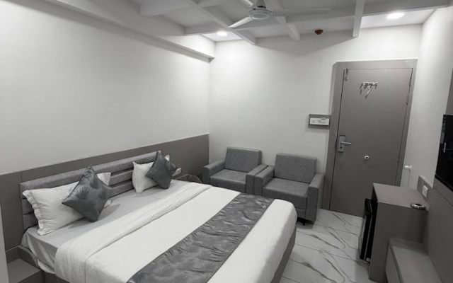 The 7 Eleven Hotel