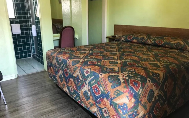 Raymoure Motel