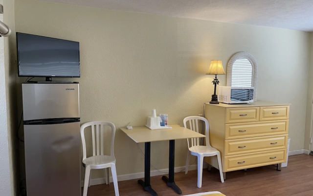 American Safari Motel