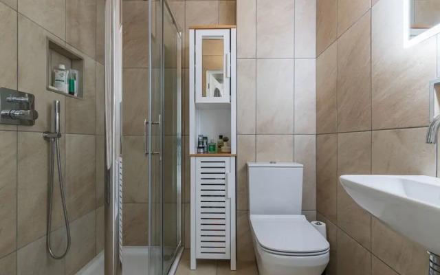 JOIVY Pimlico Flat with Terrace for 3