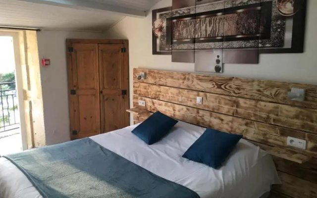 Logis Hotel Le Mas De Lily-Rose