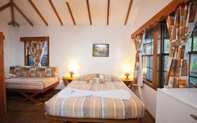 Las Rocas Resort And Dive Center