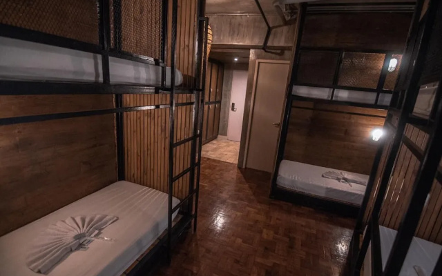 Connector Hostel