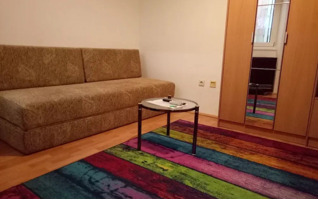 Kiwi Apartment