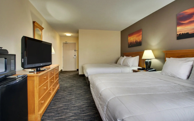 EverSpring Inn & Suites