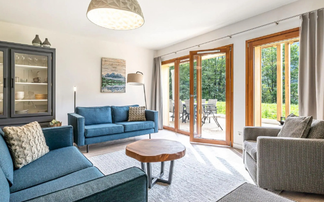 Luxurious apartment with terrace, ski lift 1.5 km away.