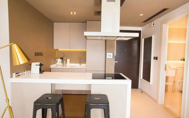 Newly Designed Apartment Walk to the Beach