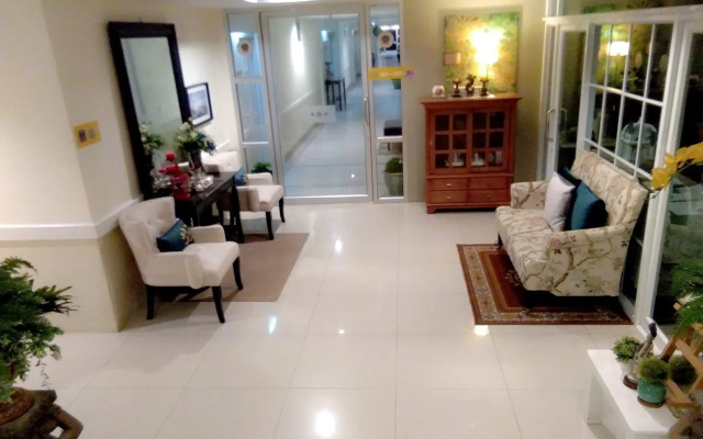Siri Thani Hotel