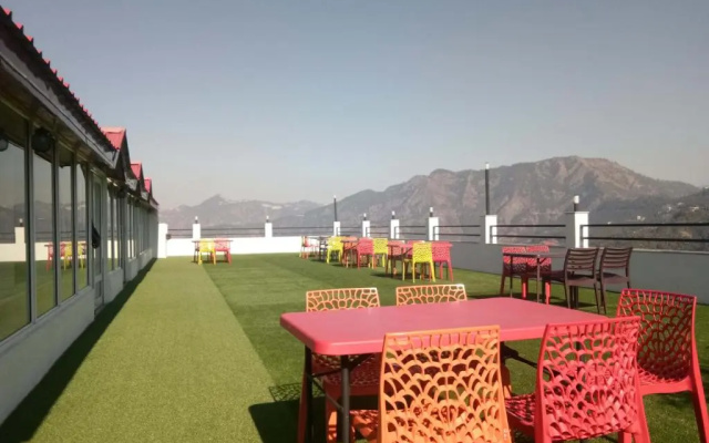 Treehouse M A R S Valley View