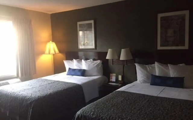 Days Inn by Wyndham Cleveland Lakewood