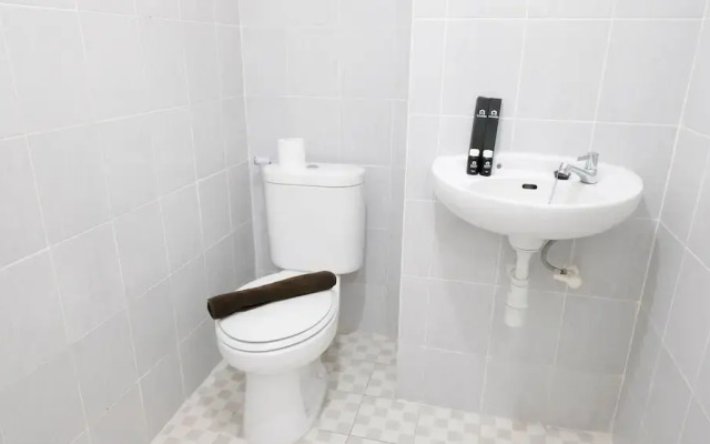 Modern And Homey 2Br At Puncak Kertajaya Apartment
