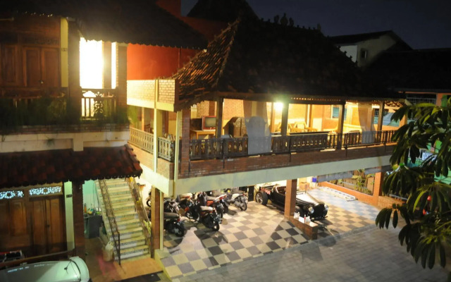 Roemah Balewaringin