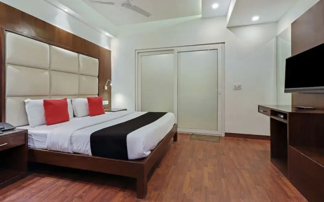 Capital O 2242 Hotel Yuvraj Deluxe