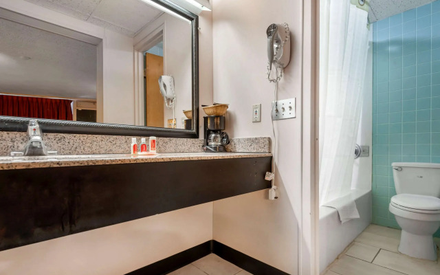 Econo Lodge Cortland Downtown