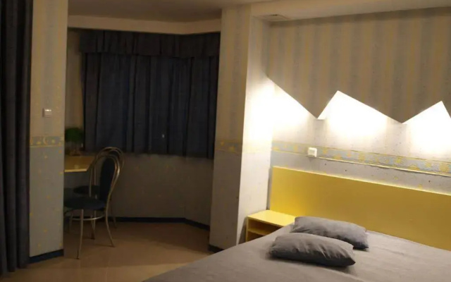 Paralax Hotel